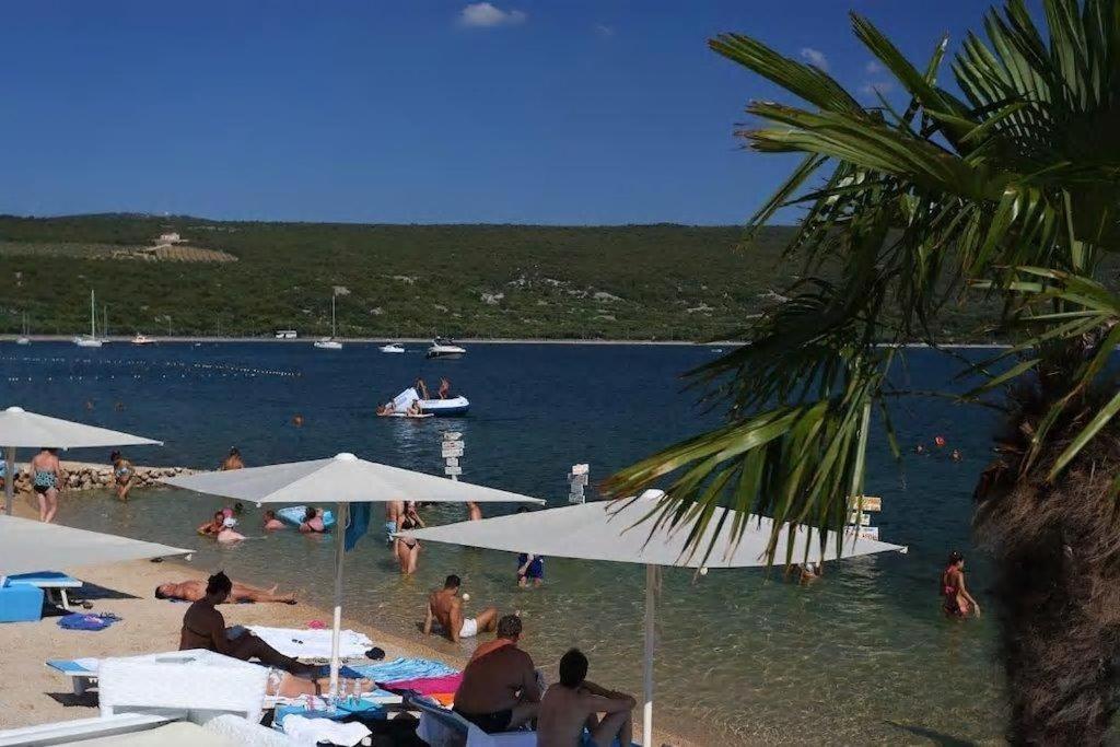 Apartmani Braut Kornić Buitenkant foto