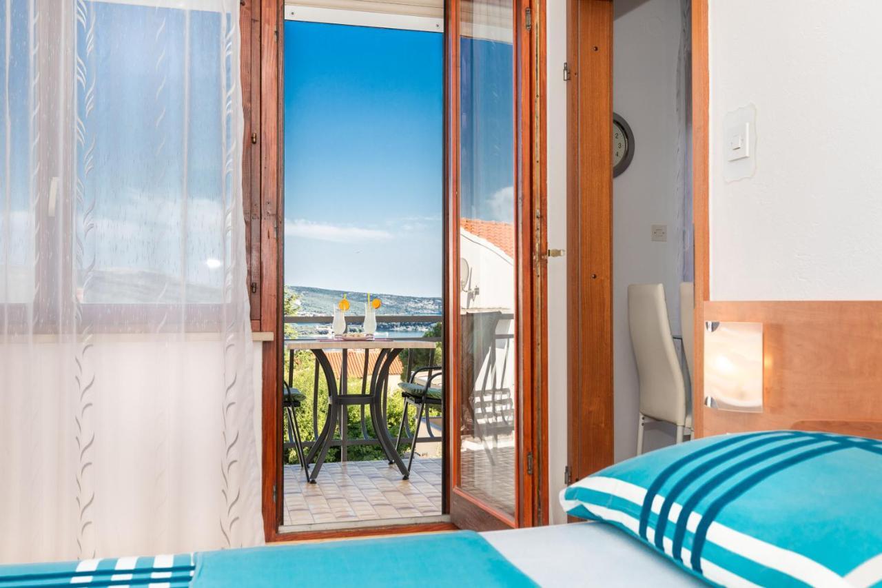 Apartmani Braut Kornić Buitenkant foto