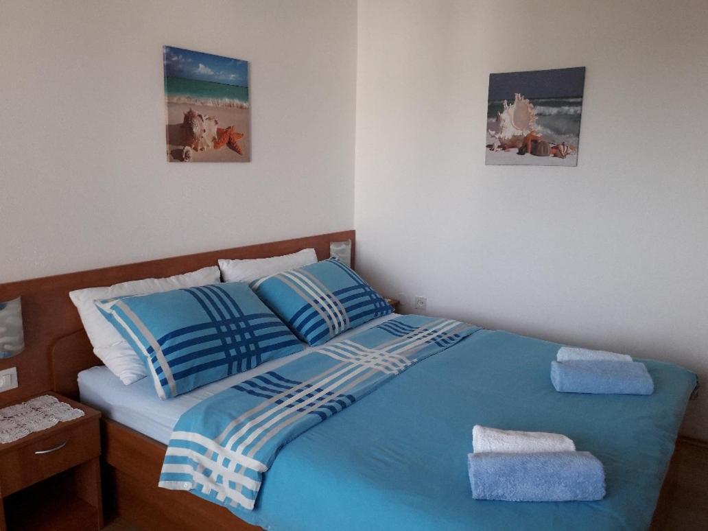 Apartmani Braut Kornić Buitenkant foto