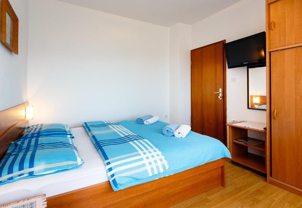 Apartmani Braut Kornić Buitenkant foto