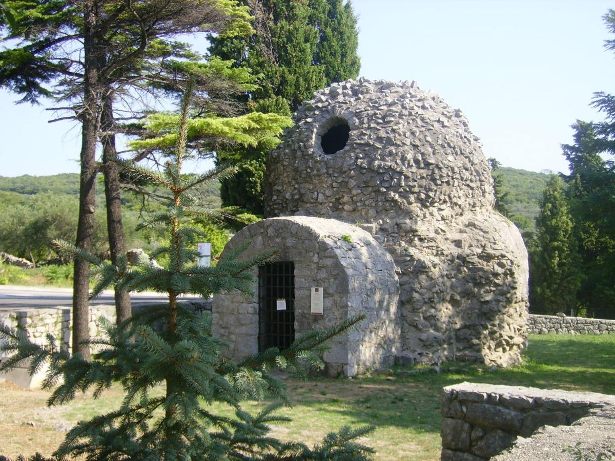 Apartmani Braut Kornić Buitenkant foto
