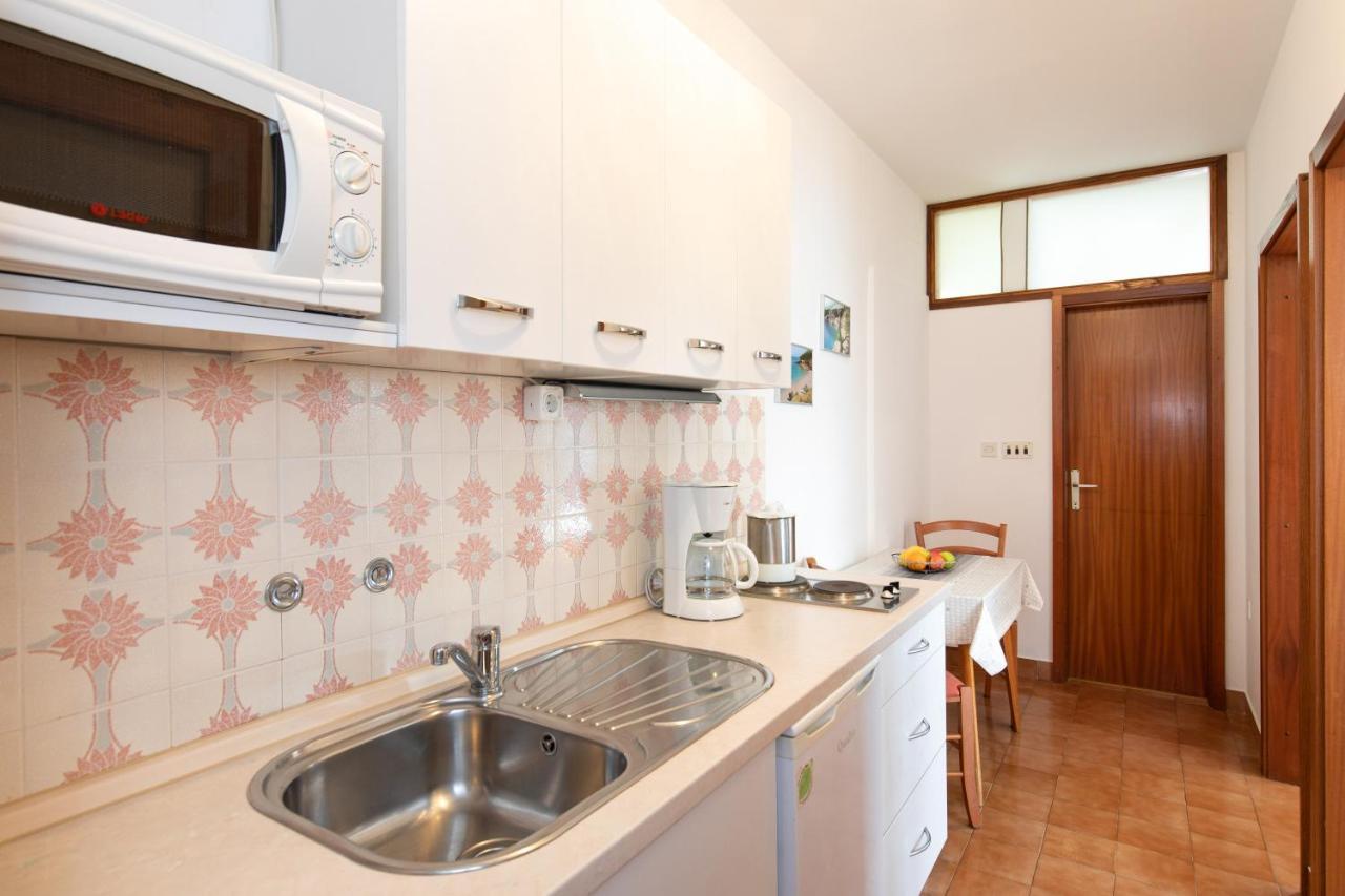 Apartmani Braut Kornić Buitenkant foto