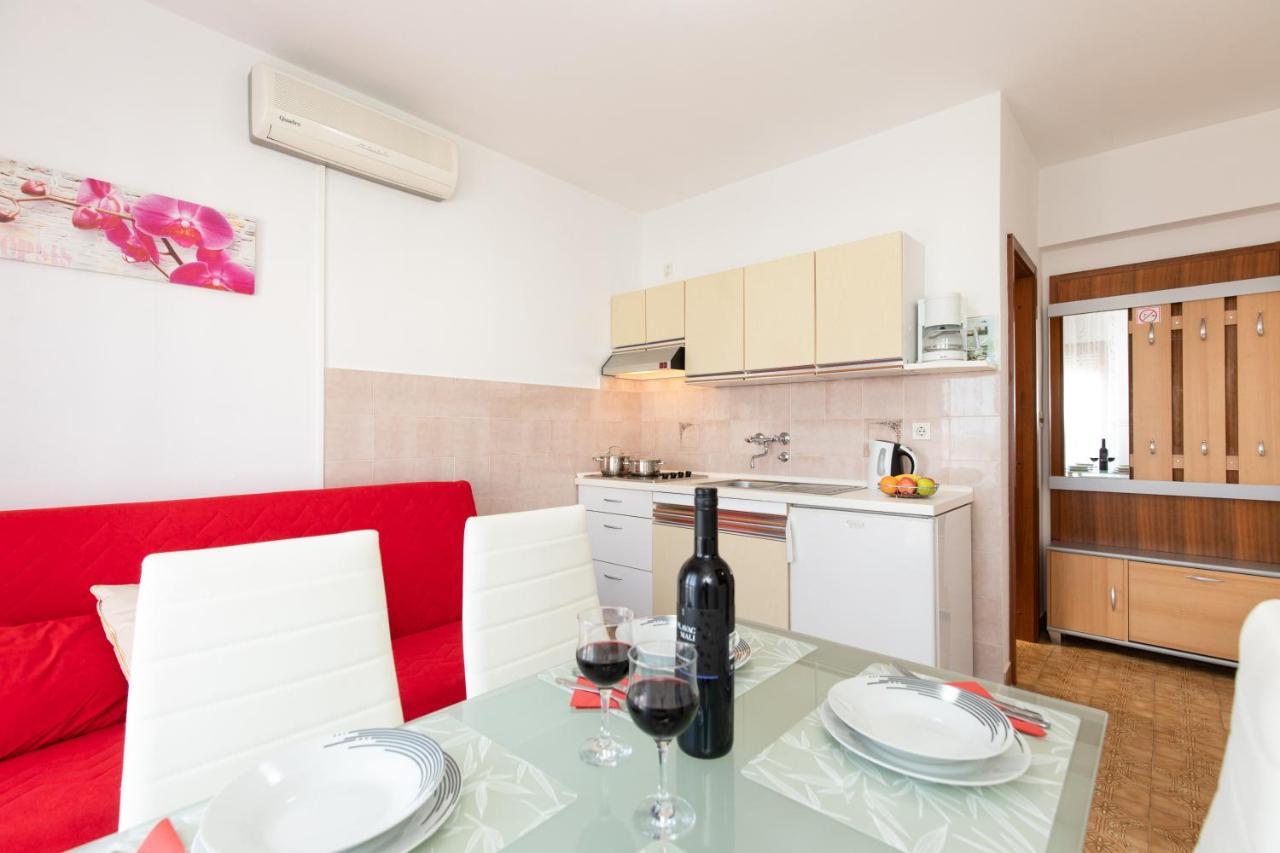Apartmani Braut Kornić Buitenkant foto