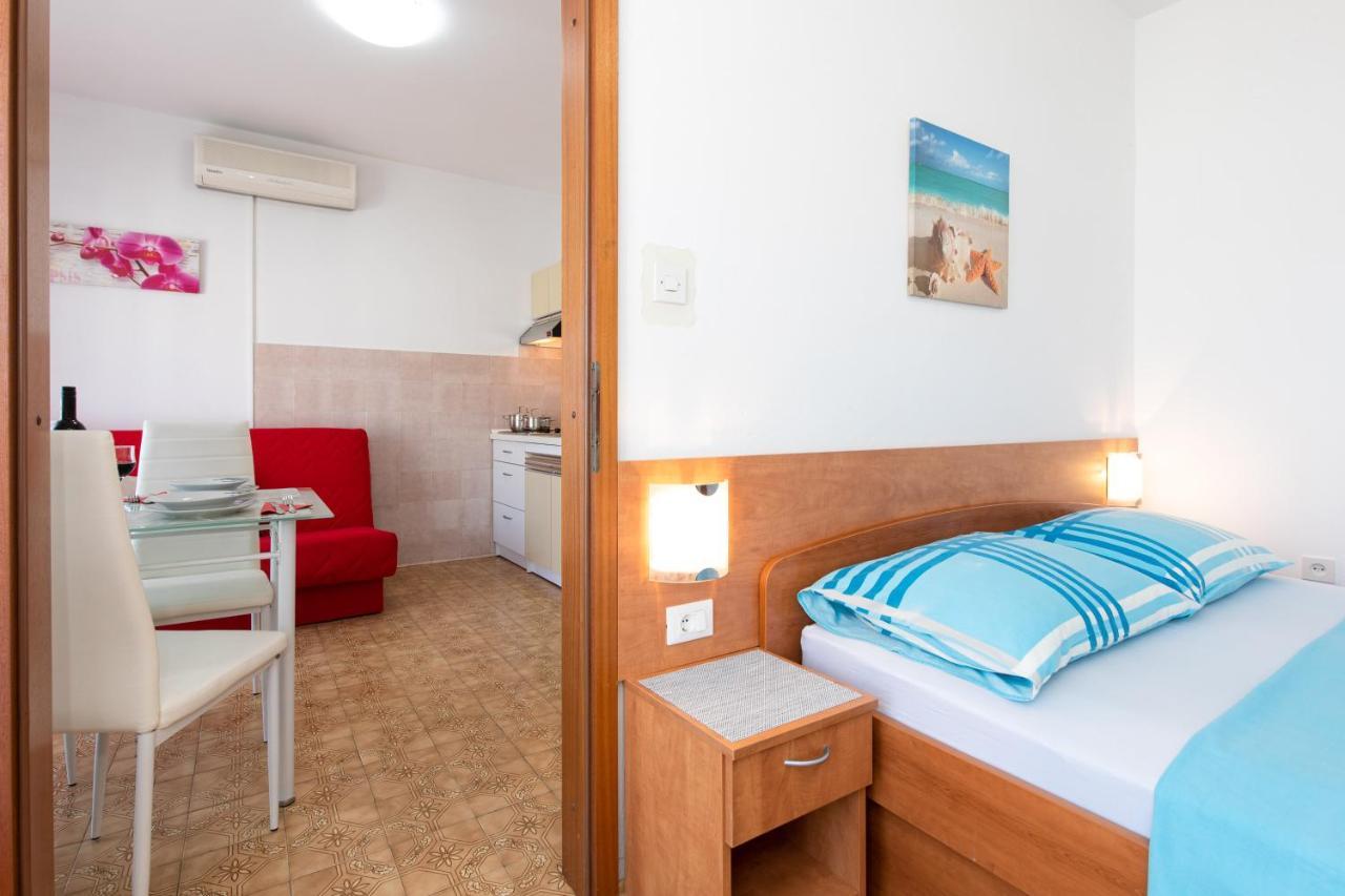 Apartmani Braut Kornić Buitenkant foto