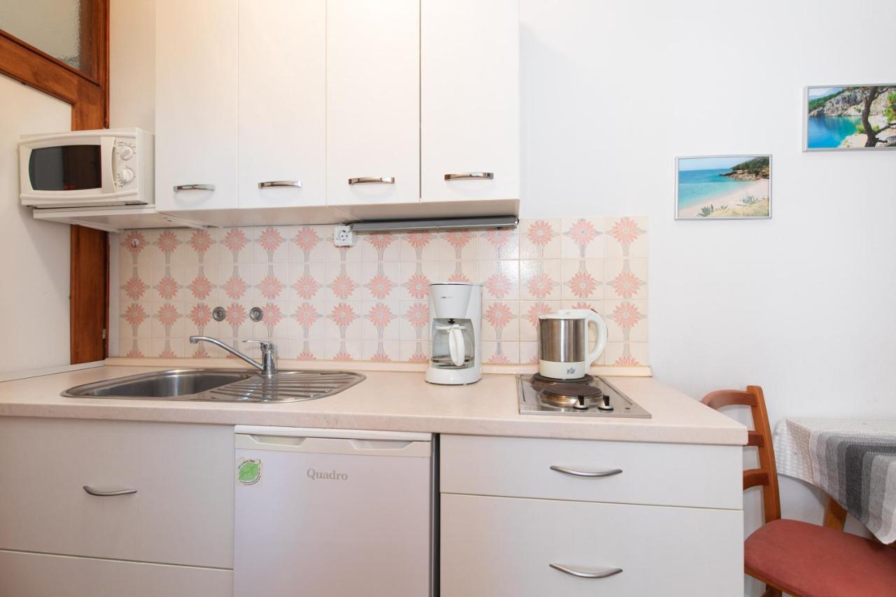 Apartmani Braut Kornić Buitenkant foto
