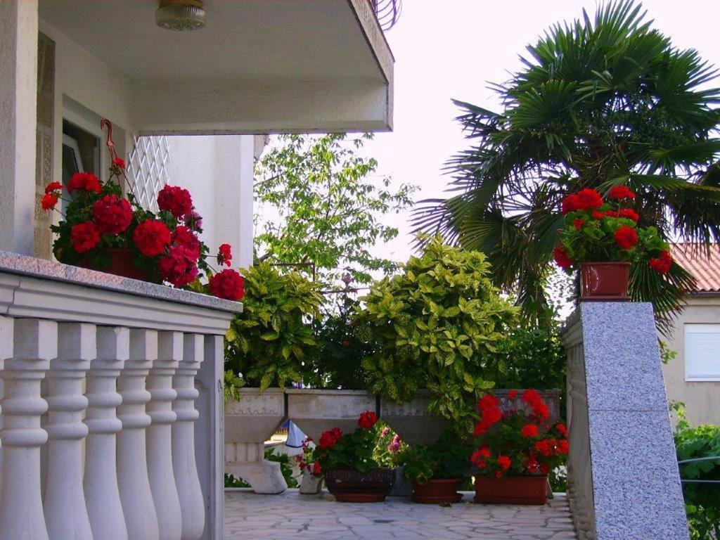 Apartmani Braut Kornić Buitenkant foto