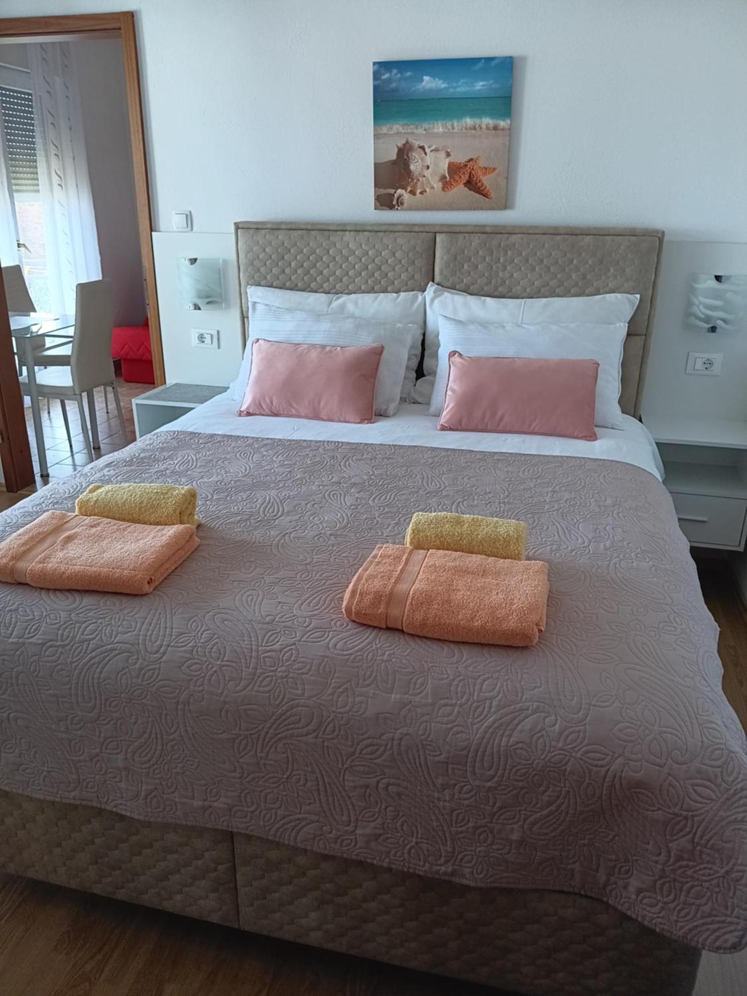 Apartmani Braut Kornić Buitenkant foto