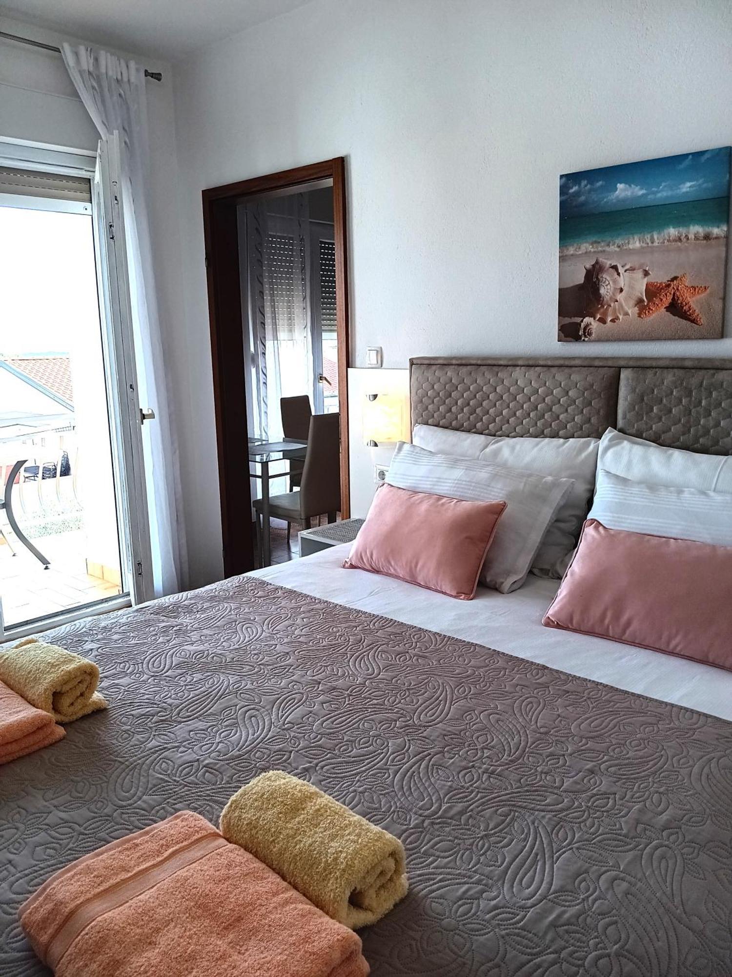 Apartmani Braut Kornić Buitenkant foto